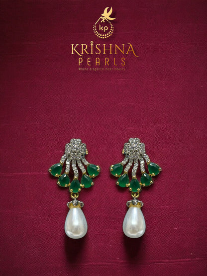 Royal Emeralds Studded Pearls Necklace Set