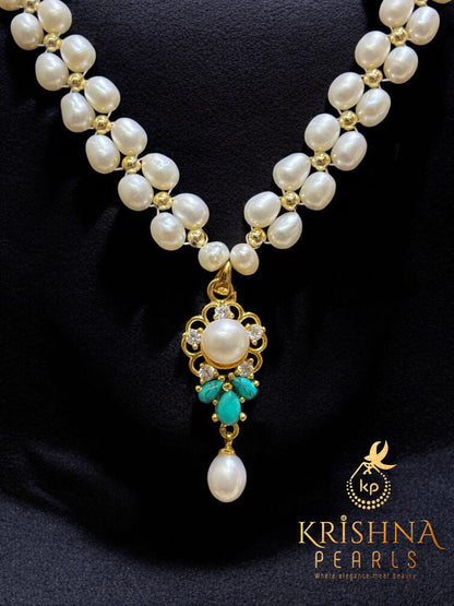 Adorable Turquoise Studded Pendent With Pearls Necklace Set