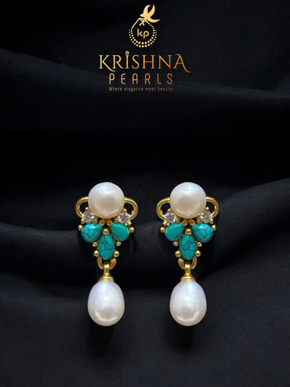 Adorable Turquoise Studded Pendent With Pearls Necklace Set