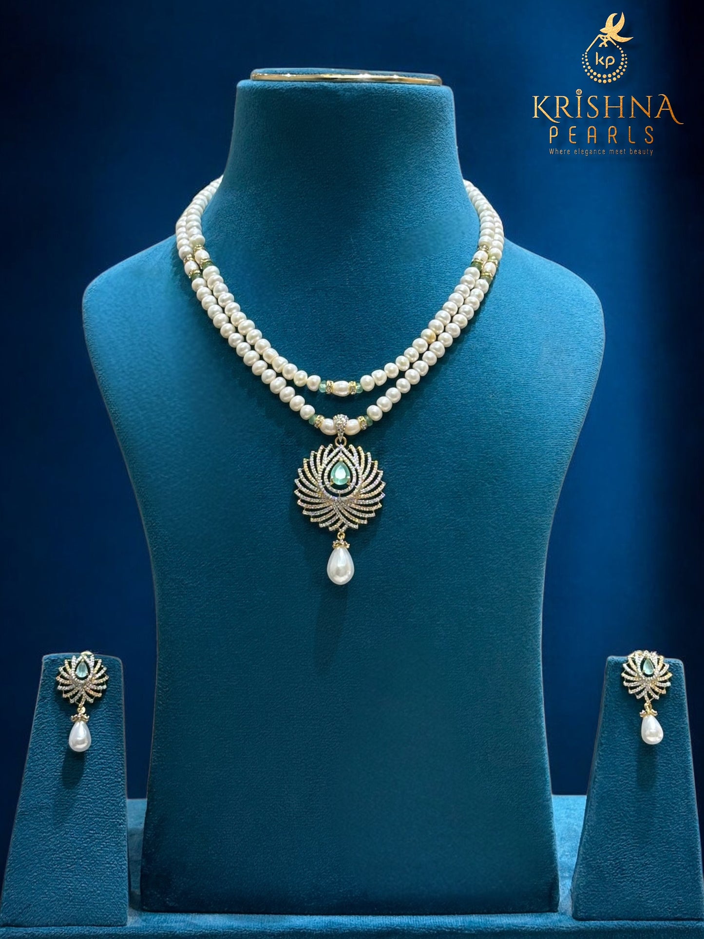 Adorable Blue Quartz Studded Pendent Pearls Necklace Set