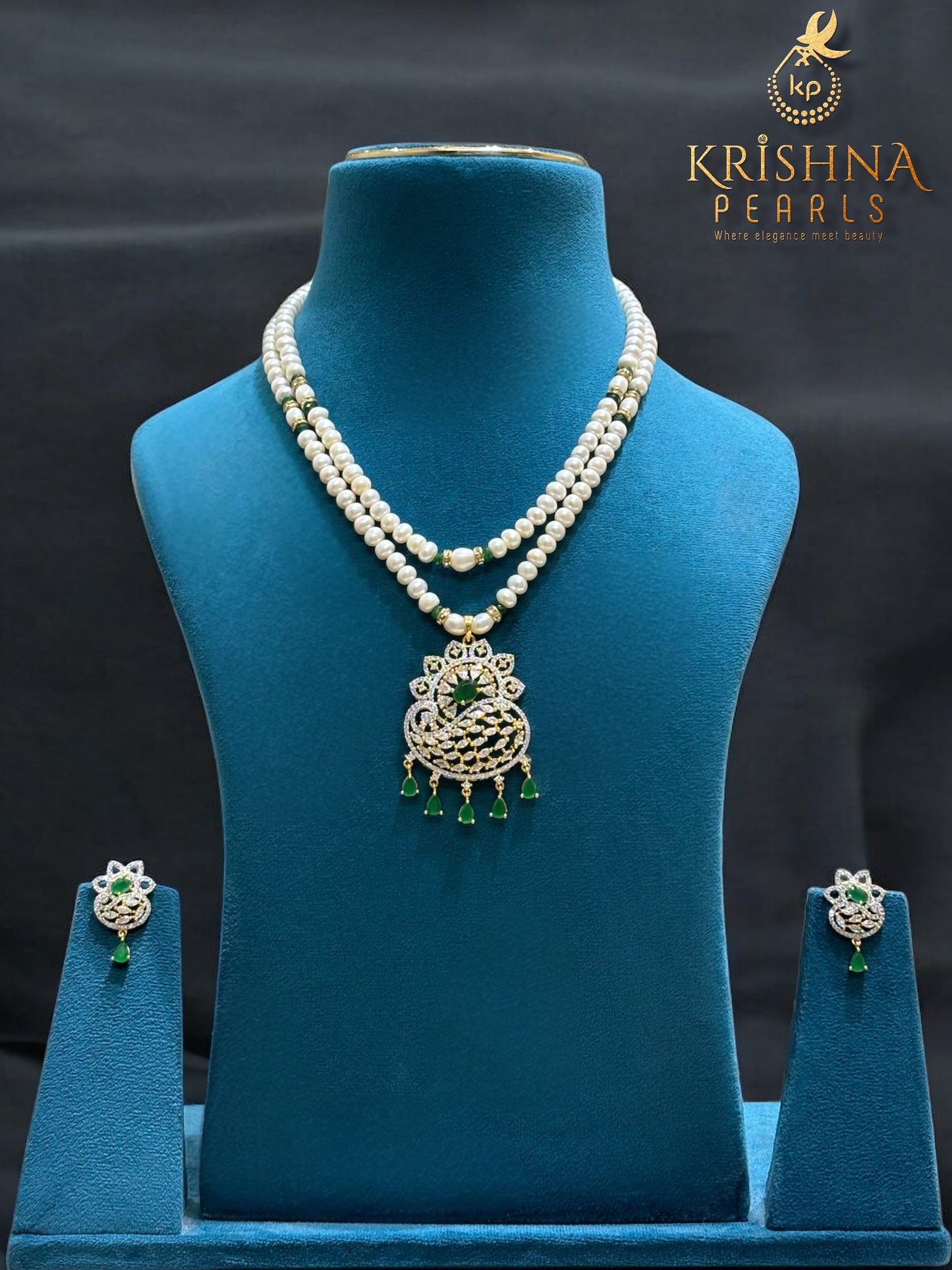 Beautiful Emerals Studded Two Layers Pearls Necklace Set