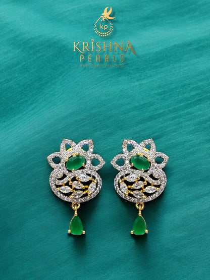 Beautiful Emerals Studded Two Layers Pearls Necklace Set