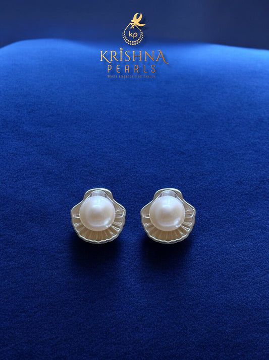92.5 Silver Oyster Sculpted Pearl Studds