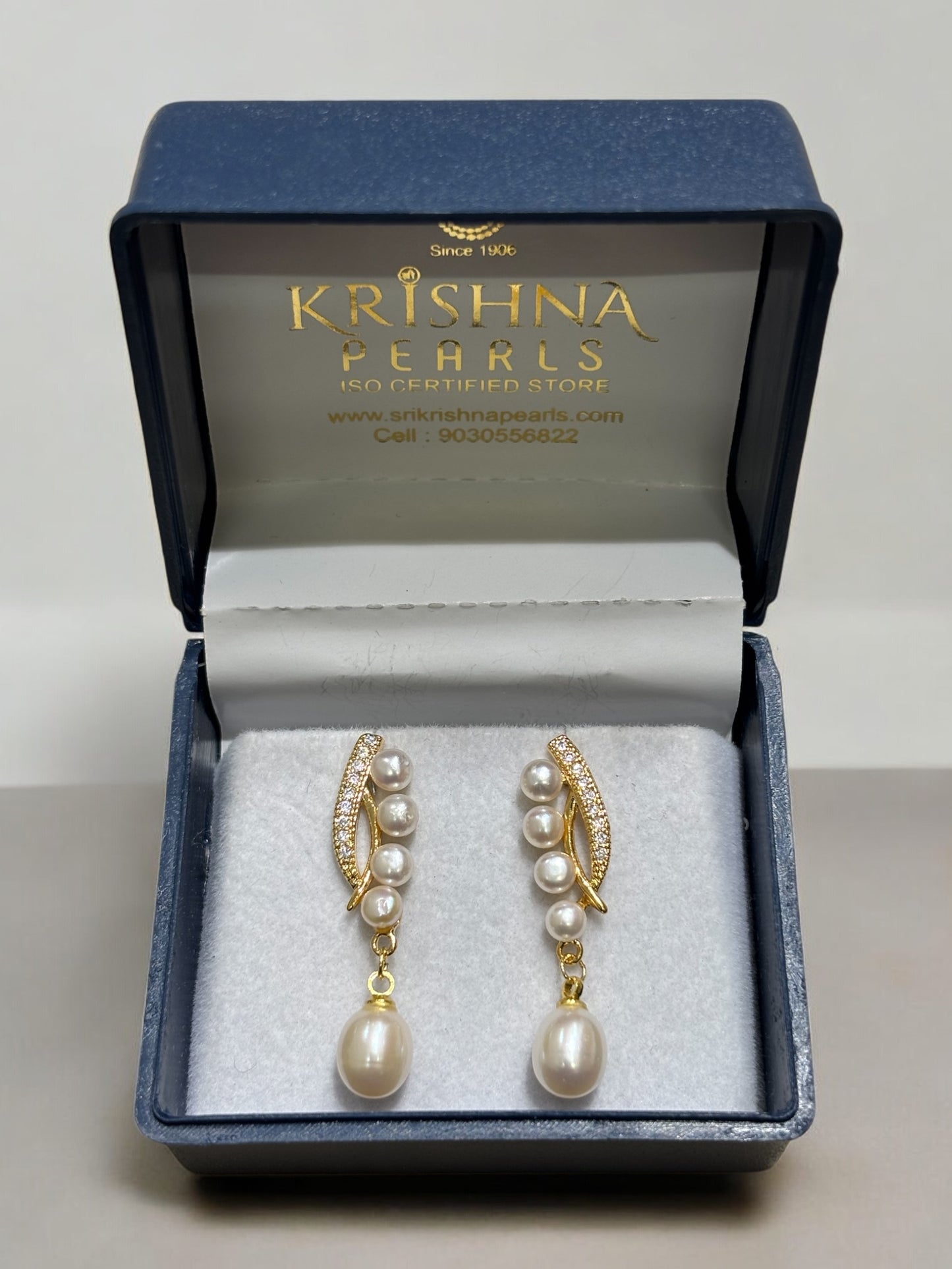 92.5 Post Pin Silver Pearls Studded Hangings