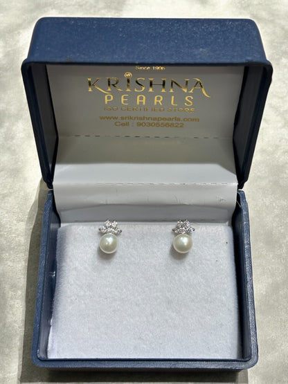 Cute Flora Pearl Studded Earrings