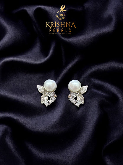 Ethereal Leaf Pearl Studded Earring