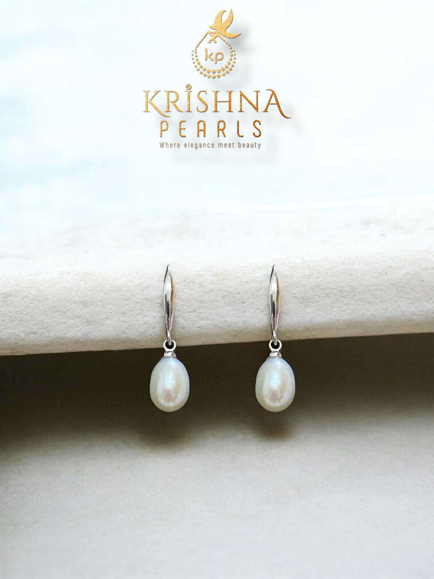 Simple Oval Pearl Hangings