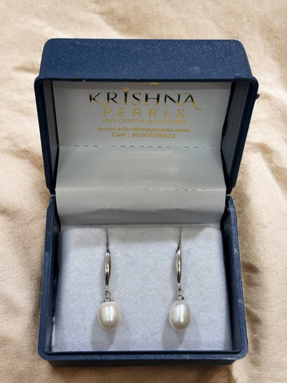 Simple Oval Pearl Hangings