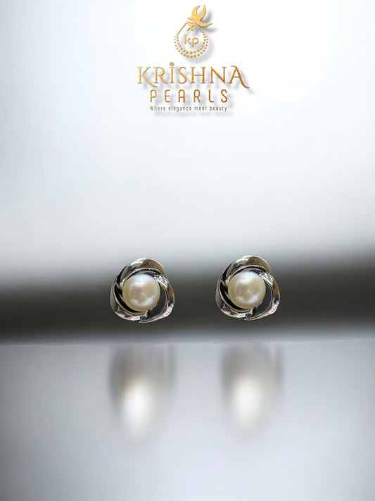 92.5 Post Pin Silver Pearl Lily Studs