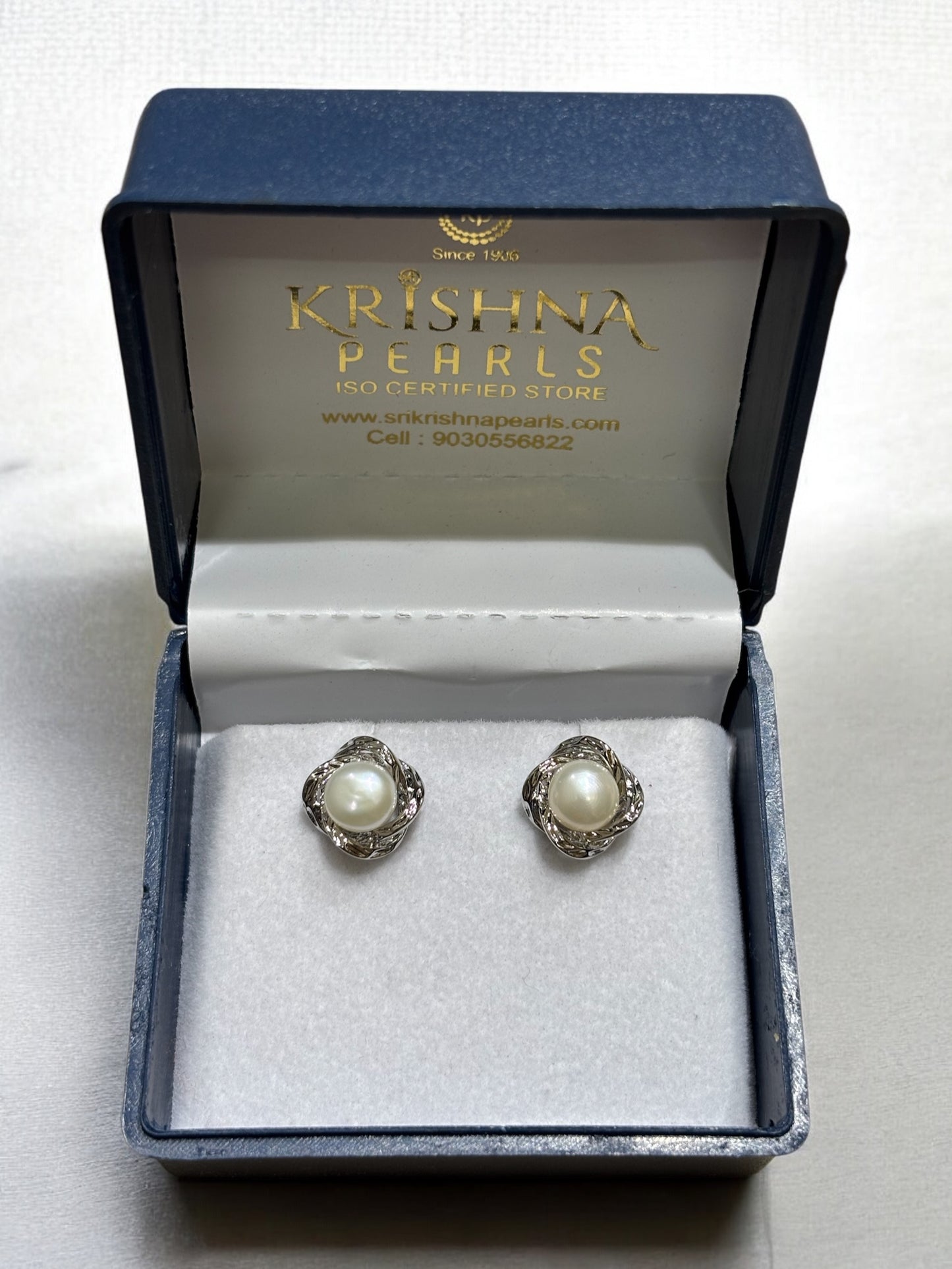 92.5 Post Pin Silver Pearl Studded Earrings