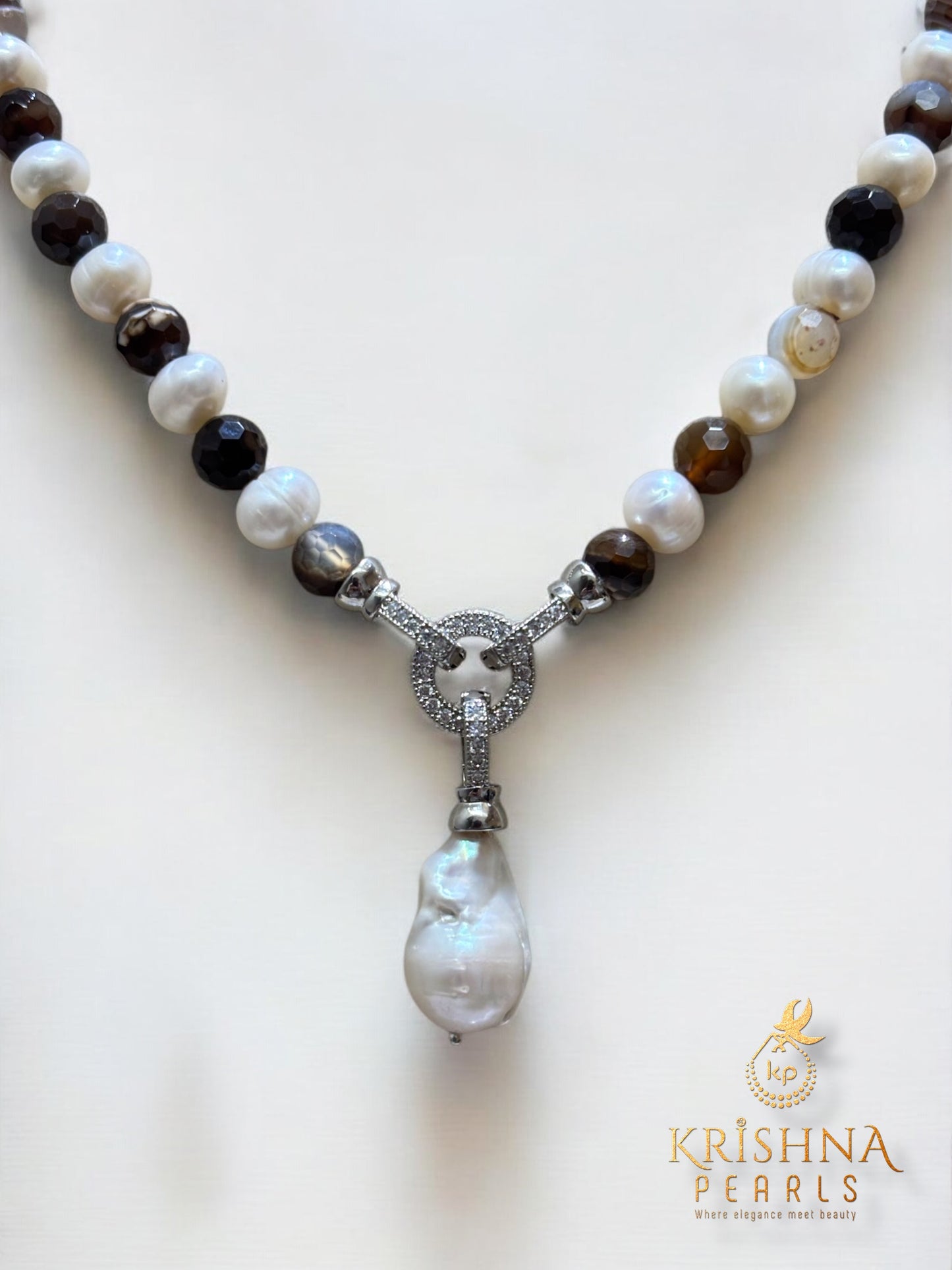 Sulemani Hakik With Detachable Baroque Pearls Locket