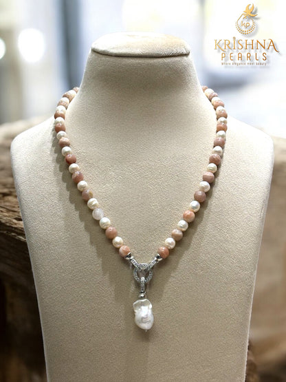 Adorable Peach MoonStone & Pearls Necklace Set
