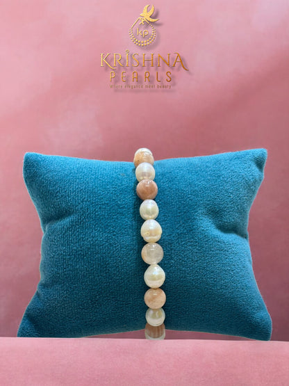 Adorable Peach MoonStone & Pearls Bracelet