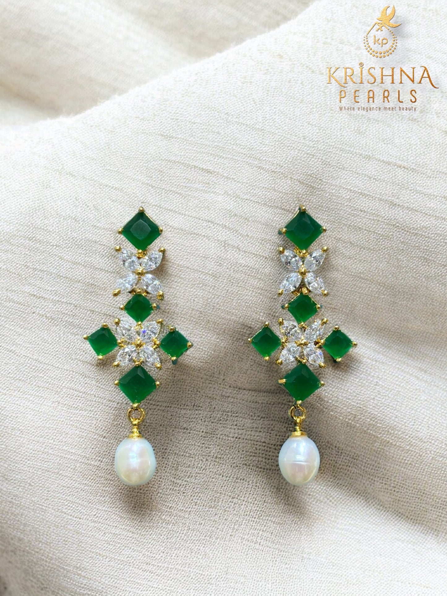 Elegant Emerald Studded Button Pearls Choker Set