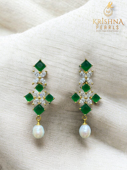 Elegant Emerald Studded Button Pearls Choker Set