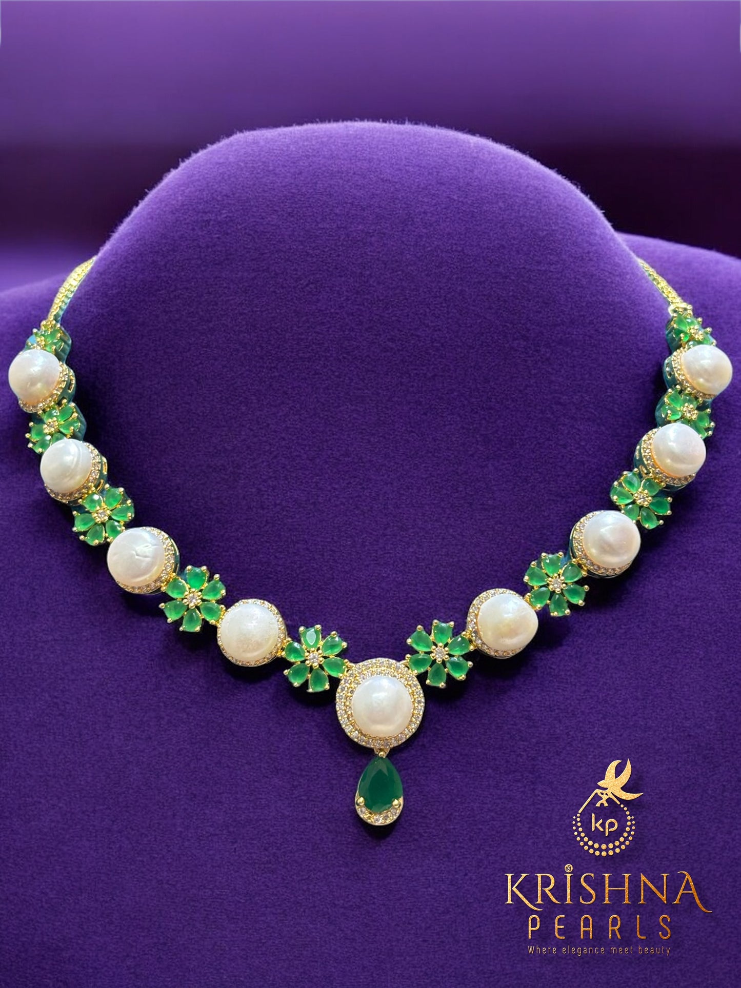 Emeralds Pearls Necklace Set