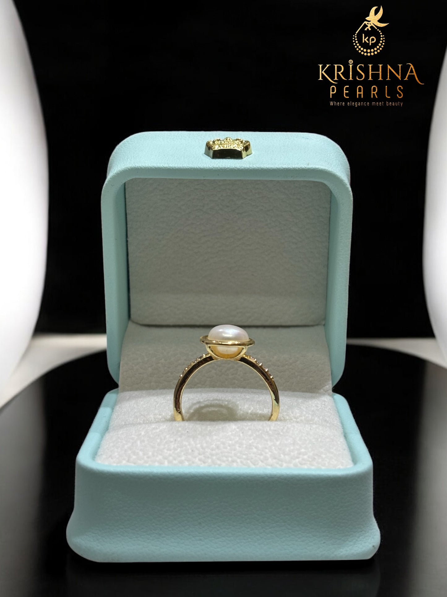 Adorable Single Pearl Finger Ring