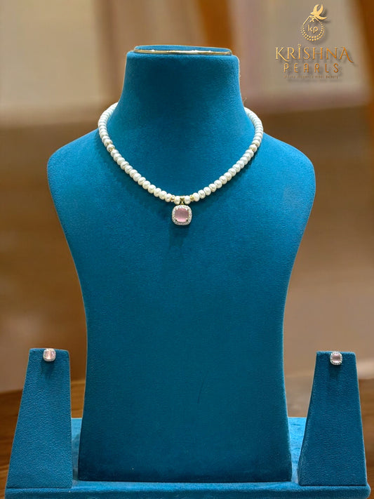 Beautiful Rose Quartz Studded Pearls Necklace Set
