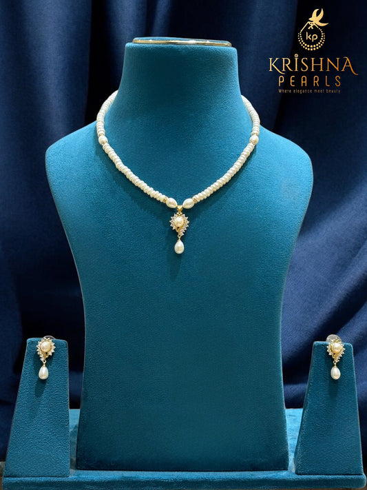 Classy Single Line Pearls Pendent Set