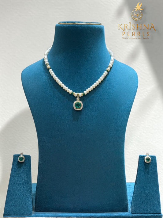Beautiful Emerald & Pearl Studded Pendant Set