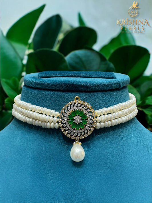 Adorable Emerald Studded Pearls Choker Set