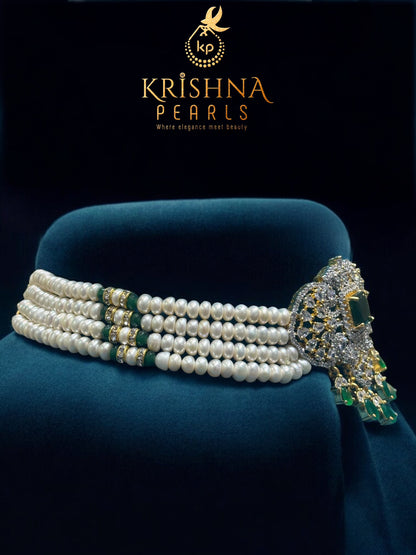 Heritage Emerald Pendent & Pearls Choker Set