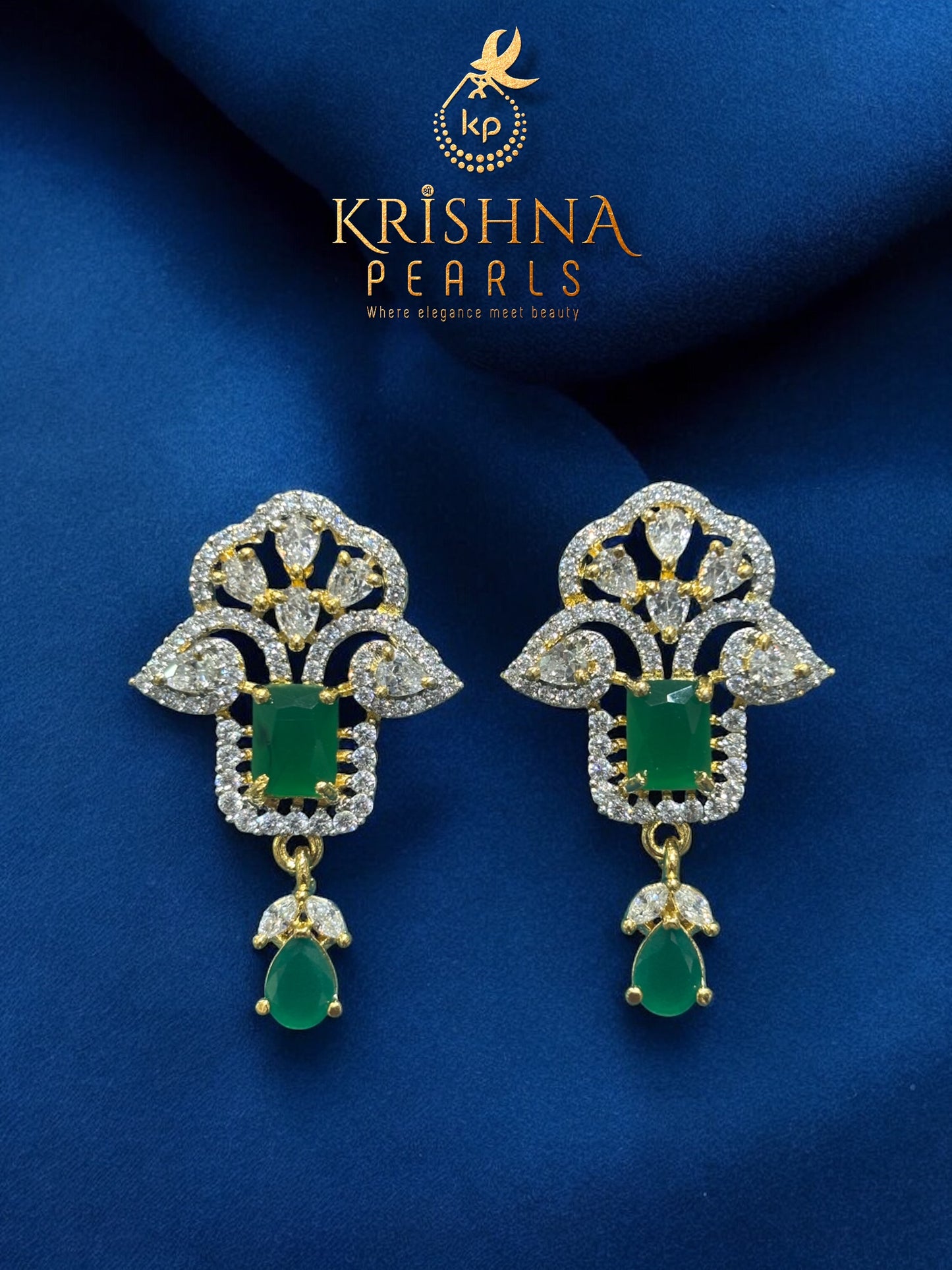 Heritage Emerald Pendent & Pearls Choker Set