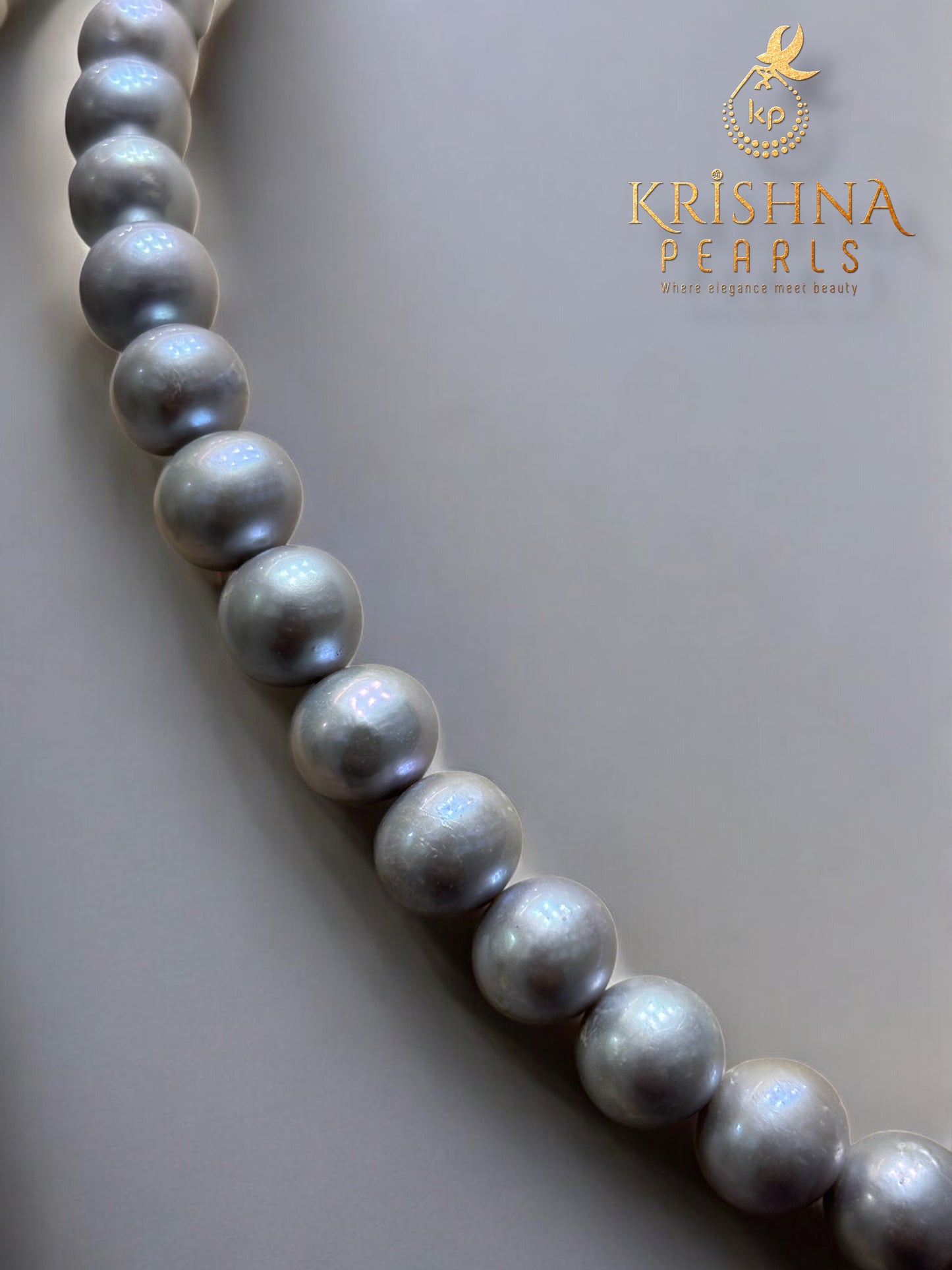 Glossy Grey Pearls Necklace