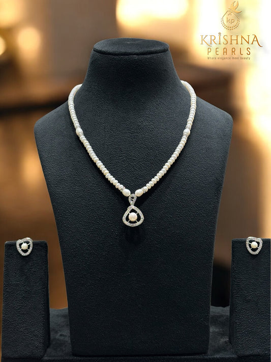 Beautiful Pearl Studded Pendent Set