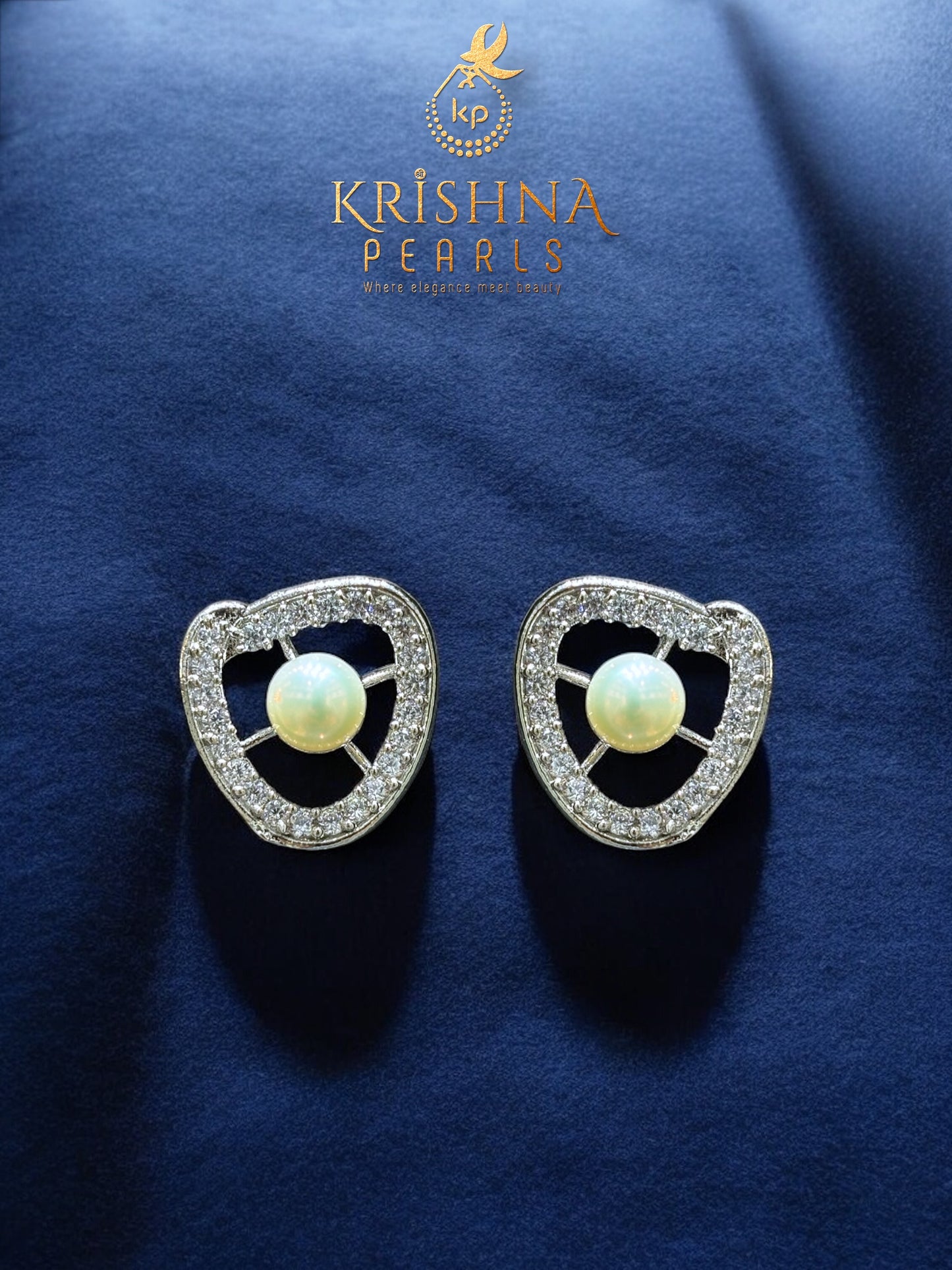 Beautiful Pearl Studded Pendent Set