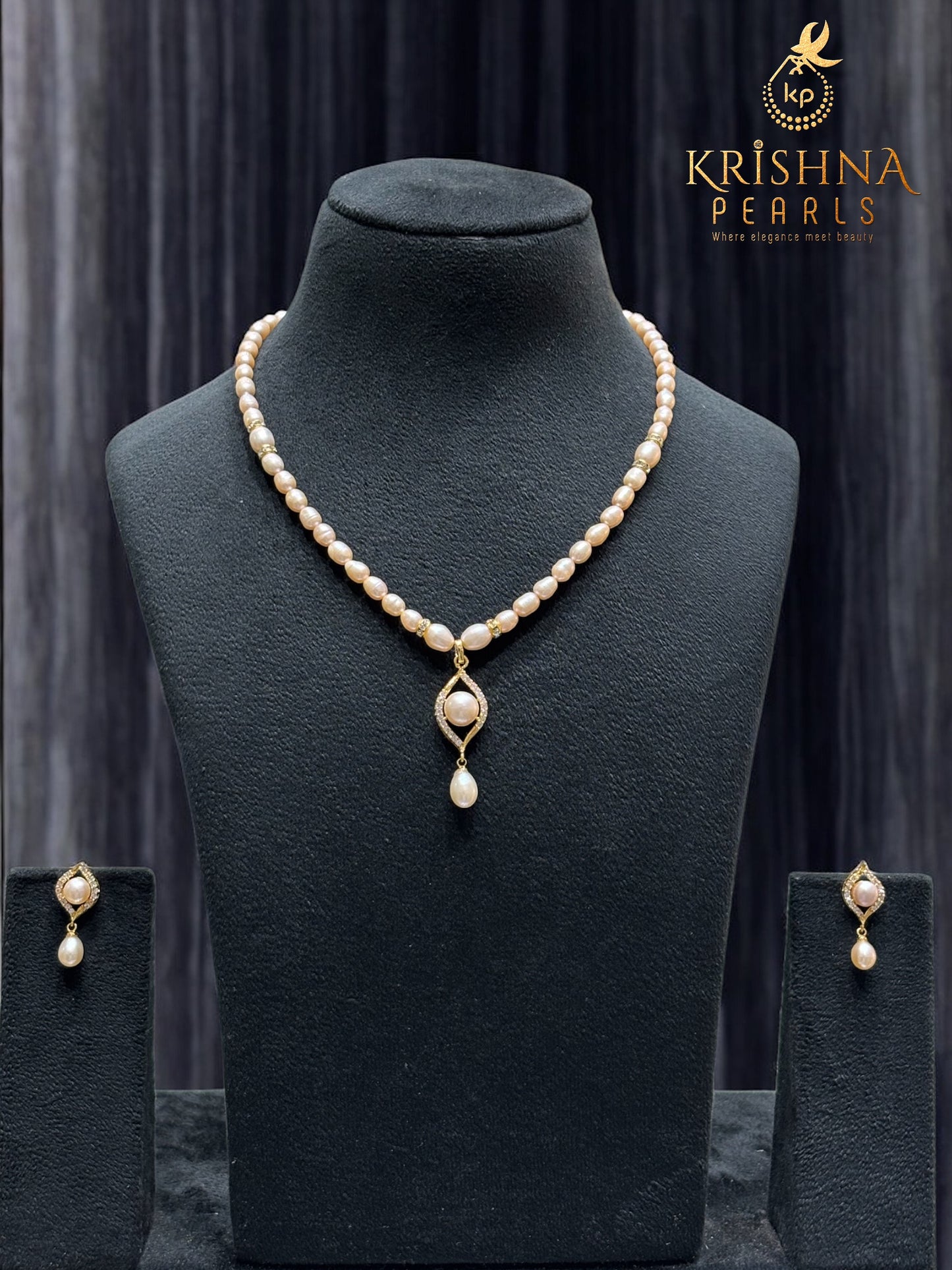 Adorable Blush Pearls Pendent Set