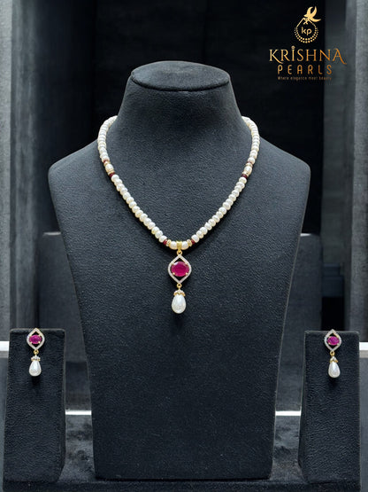Beautiful Pearl Necklace Set