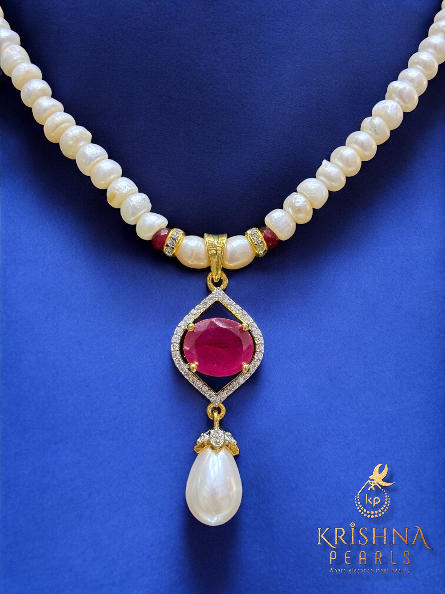 Beautiful Pearl Necklace Set