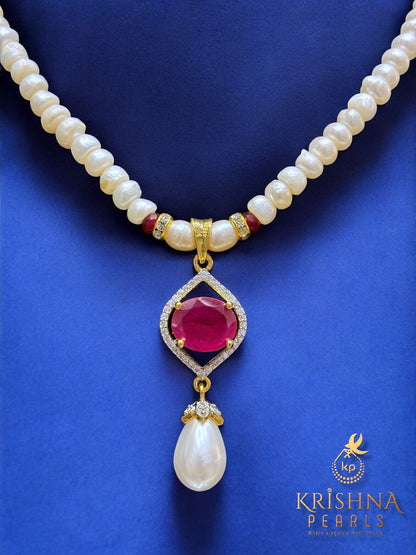 Beautiful Pearl Necklace Set