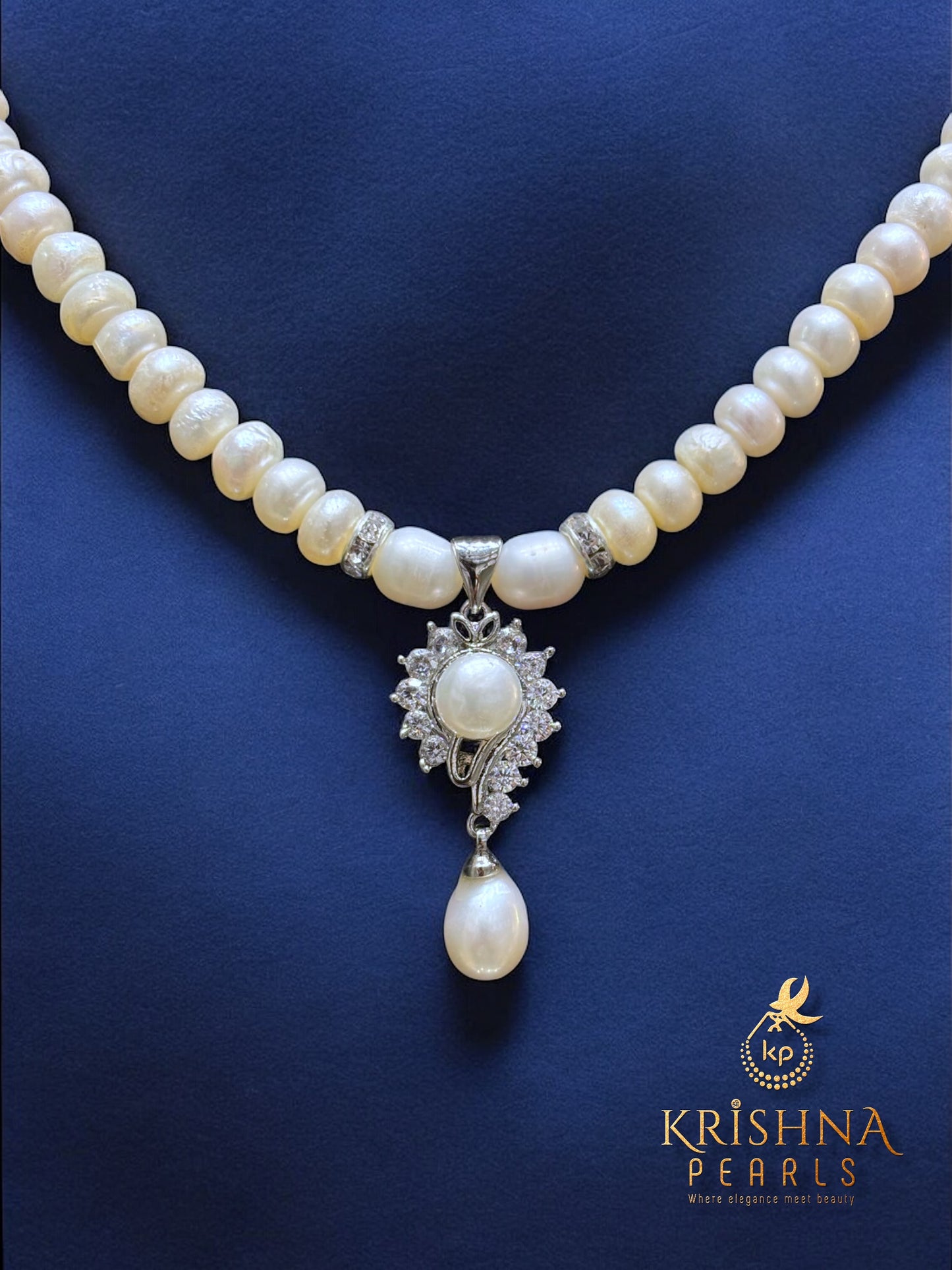 Cute Pendent With Pearls Necklace