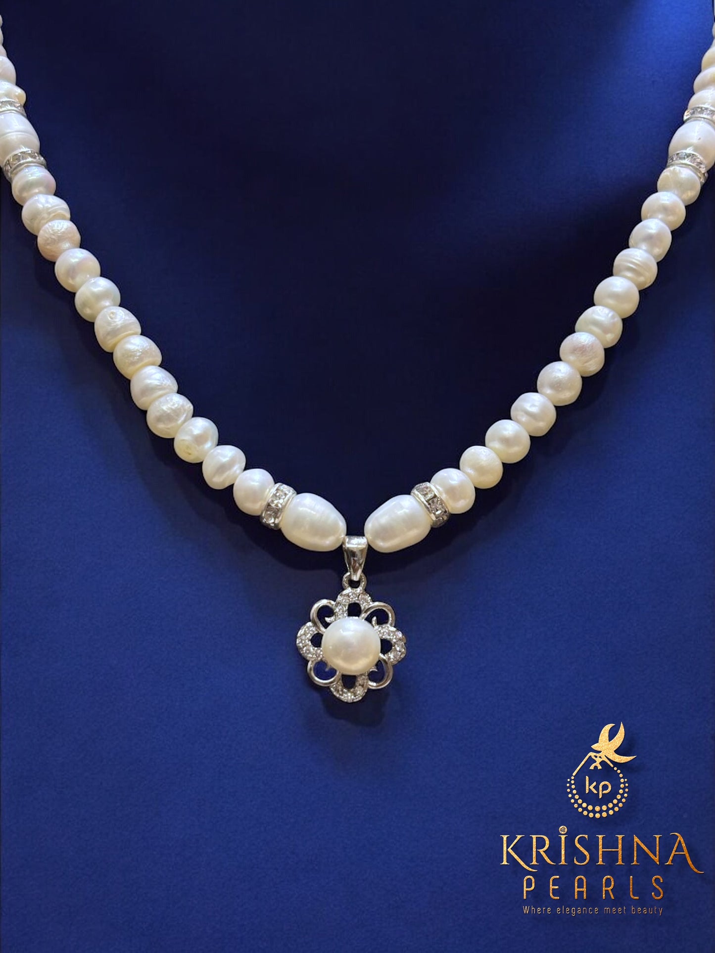 Cute Pearl Studded Necklace Set