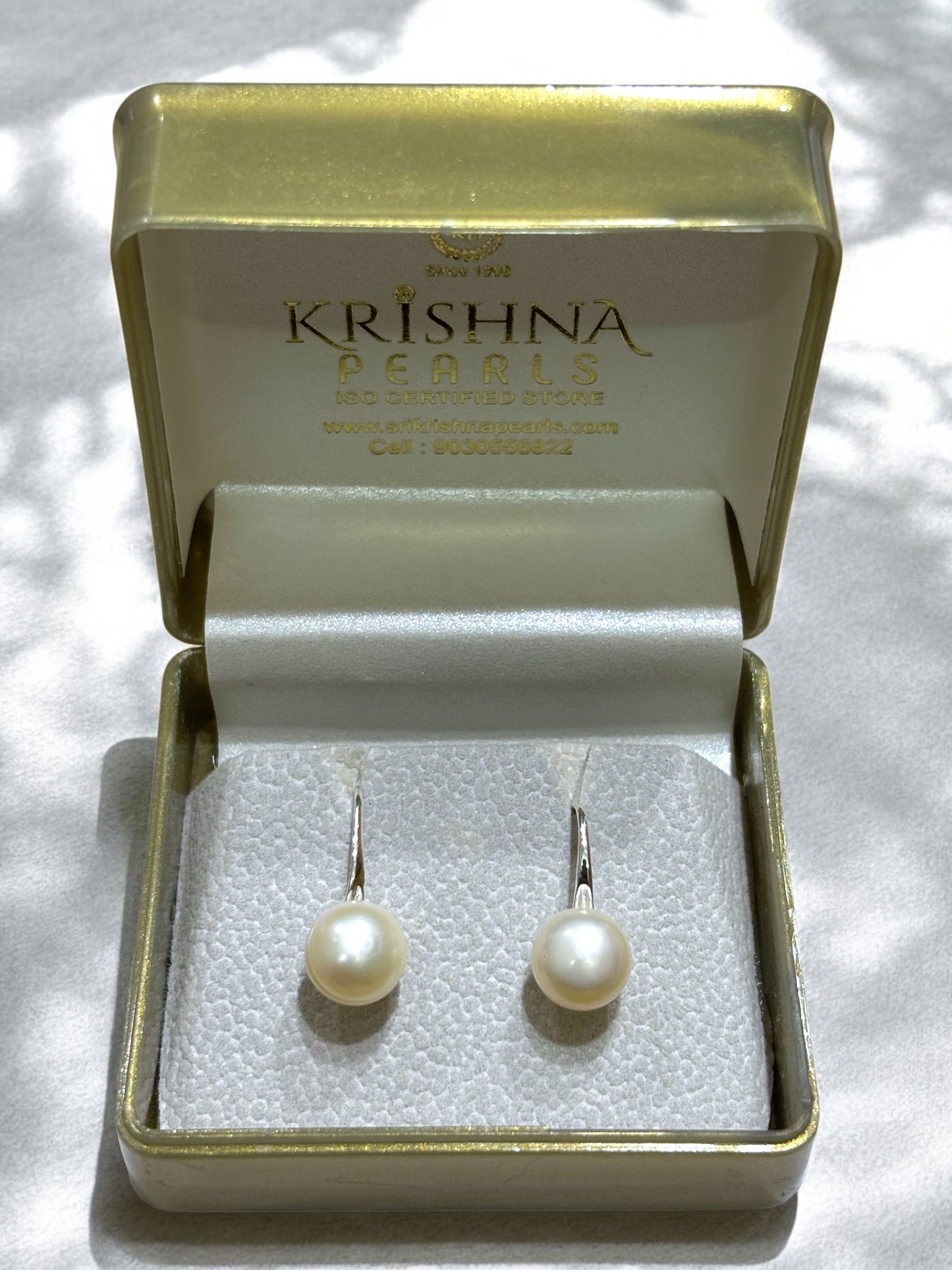 White Pearls Studs