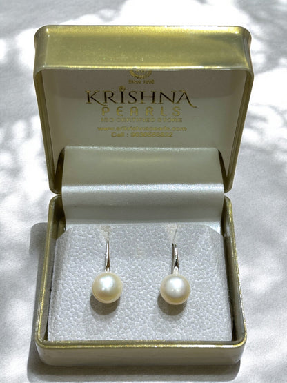 White Pearls Studs