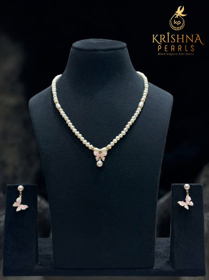 Single Layered Butterfly Pendent Set With Adjustable Finger Ring