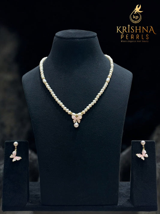 Single Layered Butterfly Pendent Set With Adjustable Finger Ring