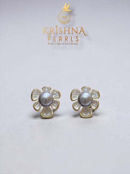 Beautiful Floral Grey Pearl Studded Pearls Combo Set ( Single Line Pendent Set With Finger Ring )
