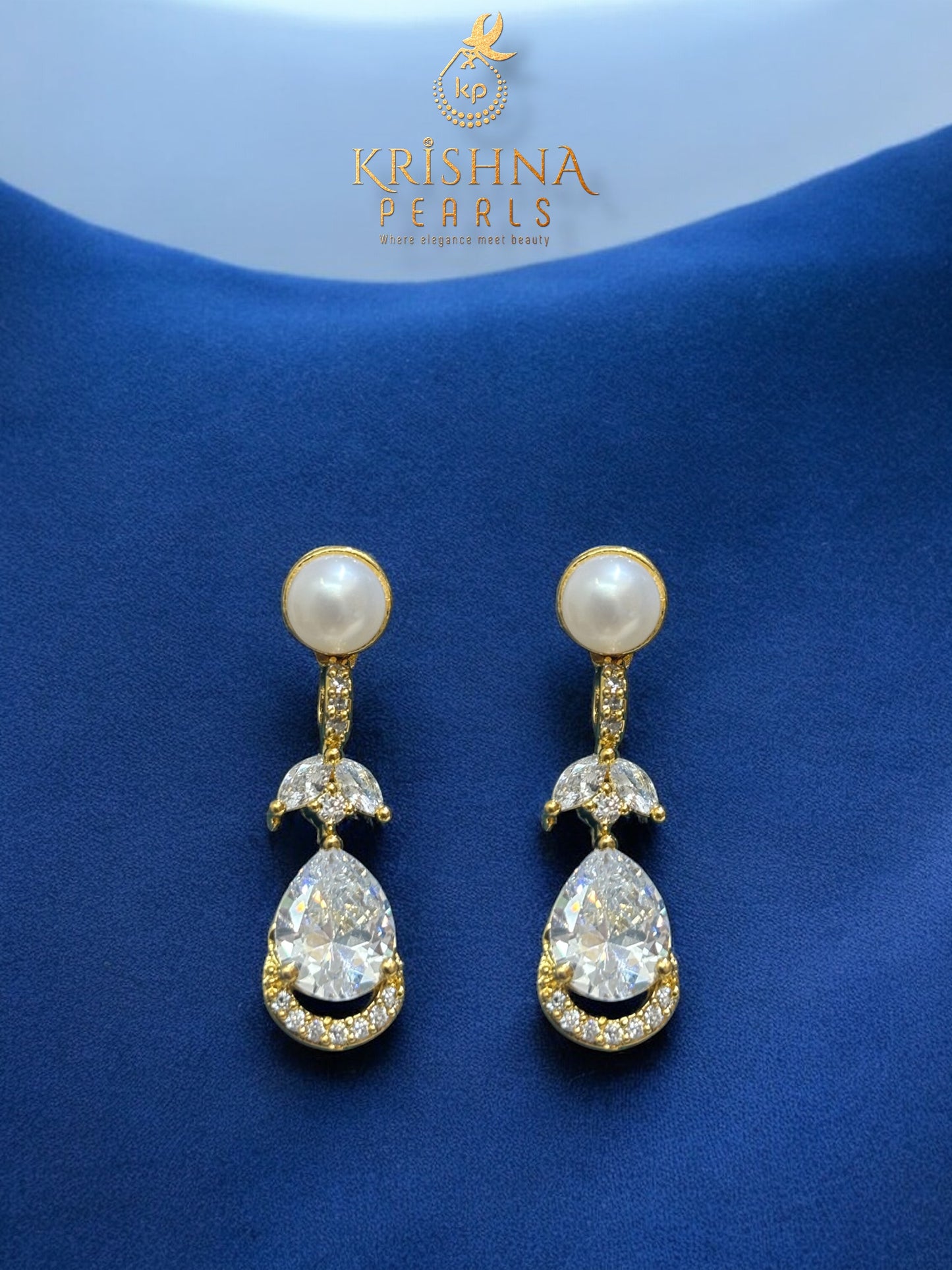 Sophisticated Button Pearl Necklace Set