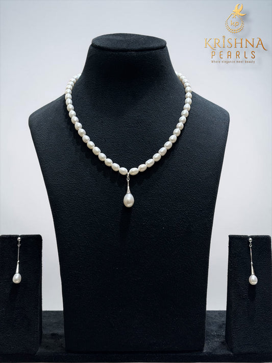 92.5 Silver Pearl Drop With Pearls Necklace Set