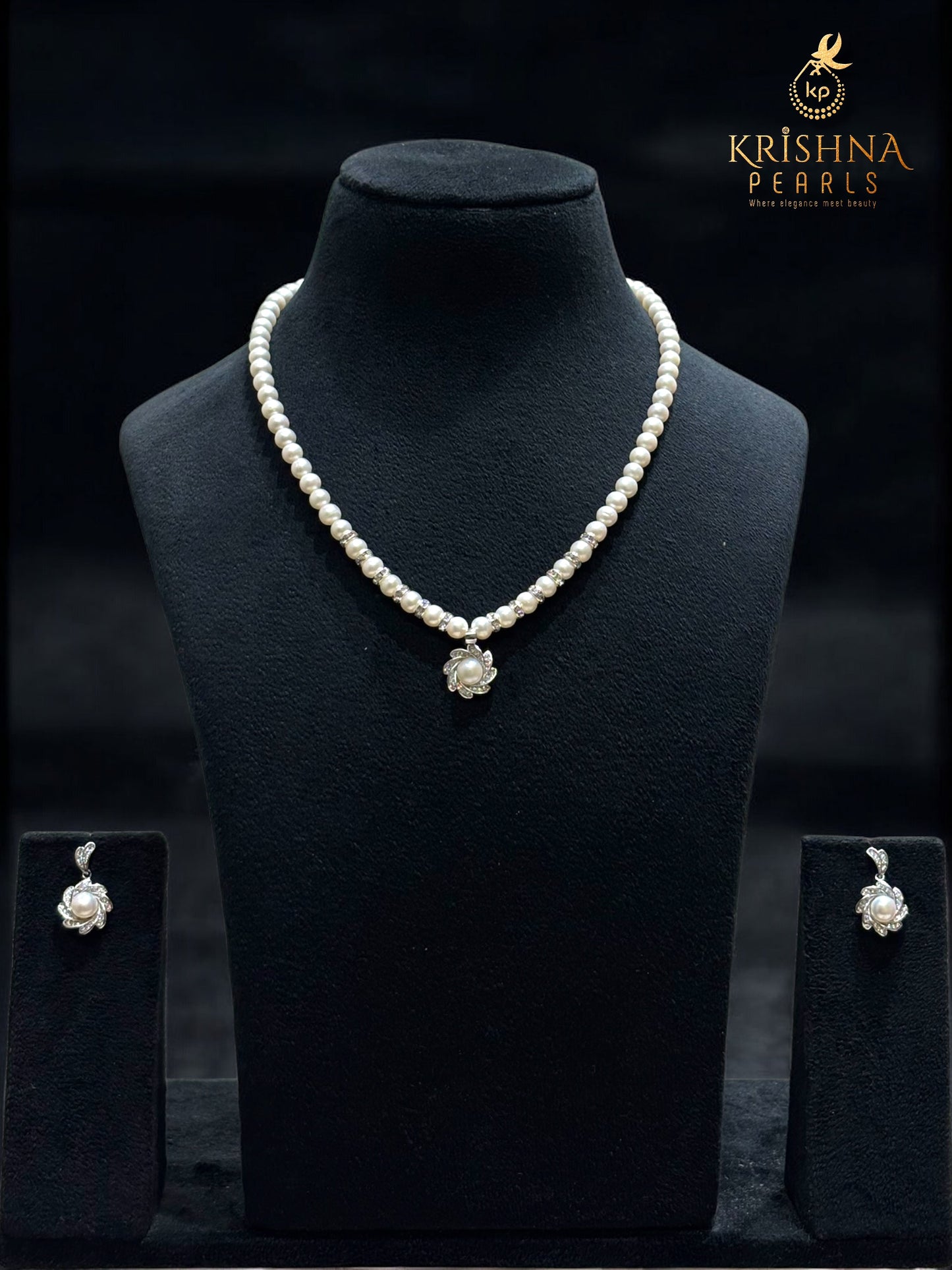92.5 Silver Flora Pearl Studded Necklace Set