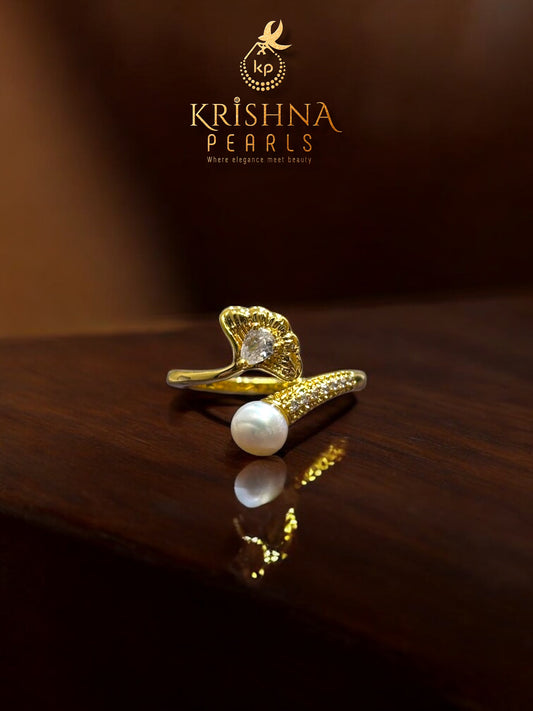 Cute Oyster Shaped Pearl Studded Finger Ring