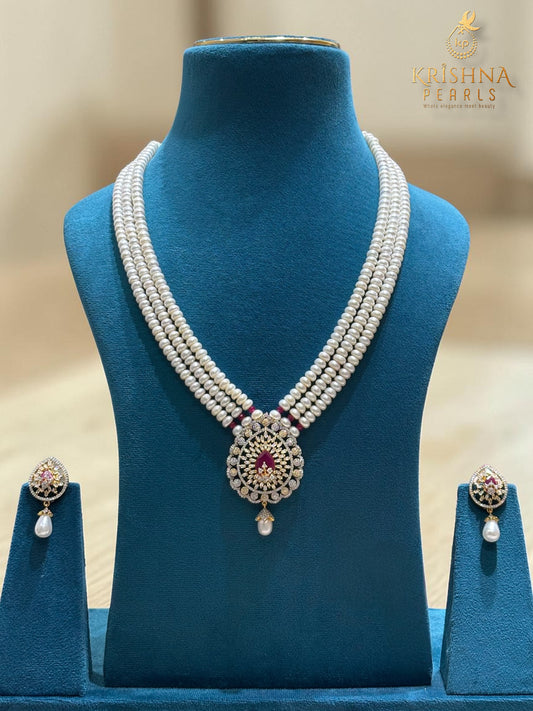 Exclusive Pearl Studded Necklace Set