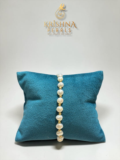 Beautiful White Baroque Pearls Bracelet
