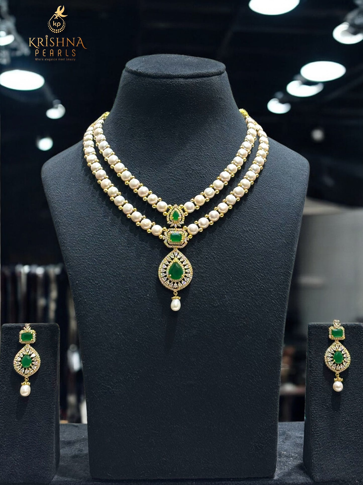 Emerald Blossom Button Pearls Necklace Set