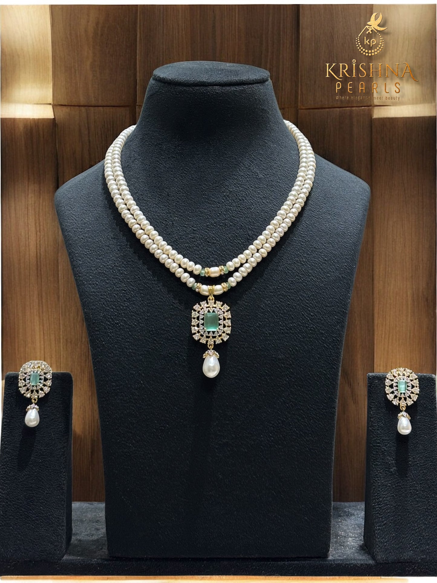 Adorable Blue Quartz Studded Pendent Pearls Necklace Set