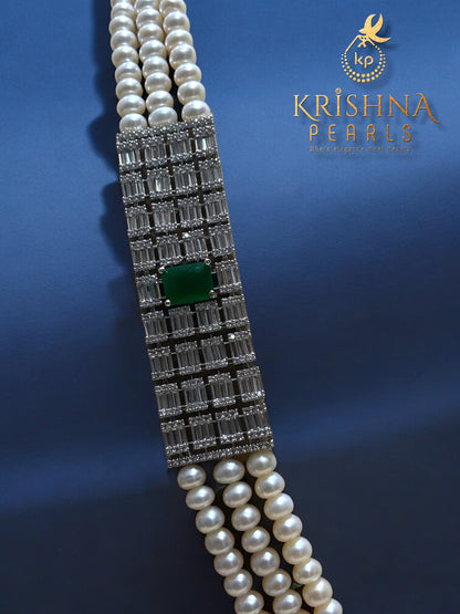 Mesmerising Diamond Emerald and Real Pearls Necklace